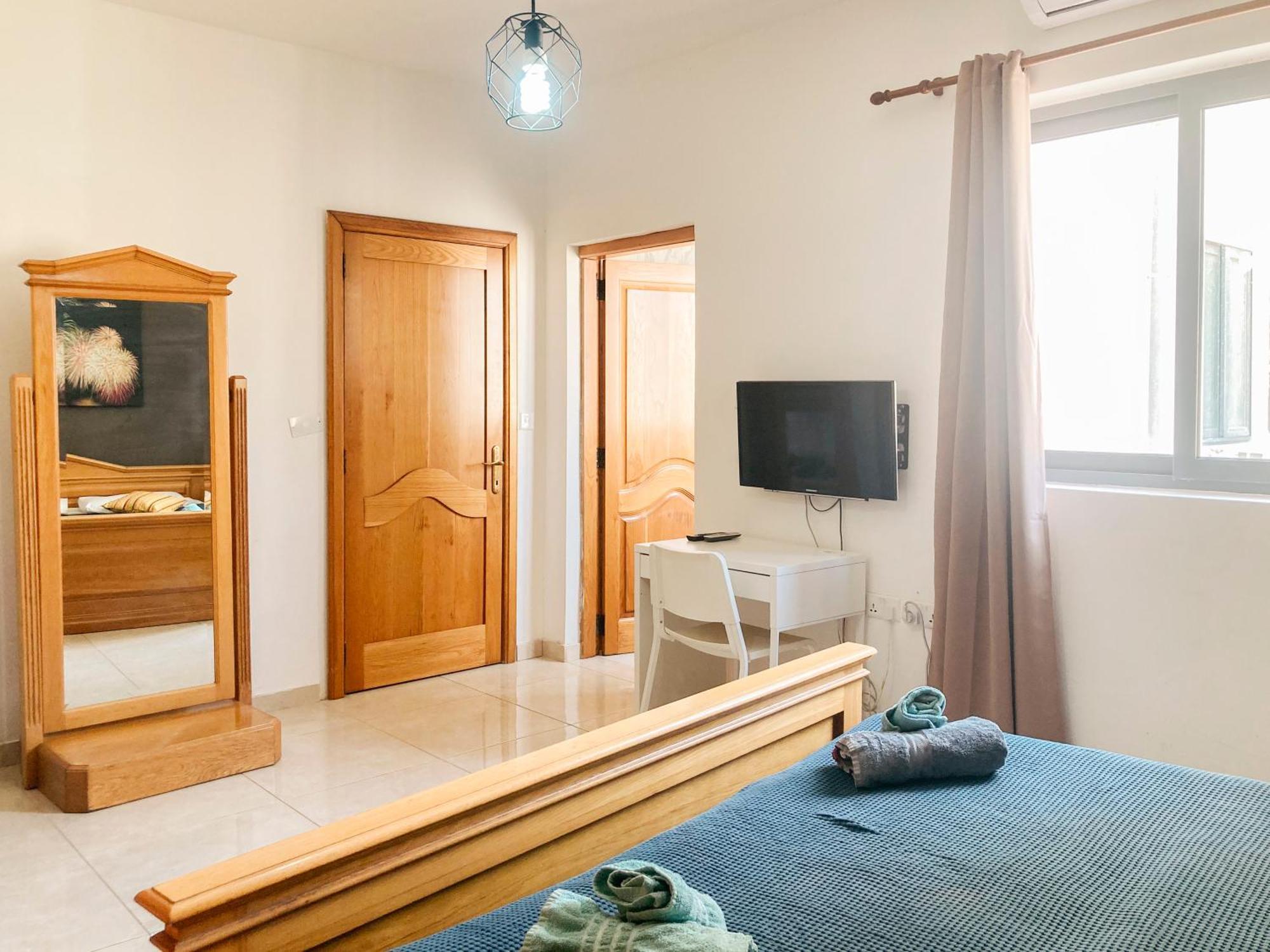 Xl Central Home - Sleeps 10 People Pietà Zewnętrze zdjęcie