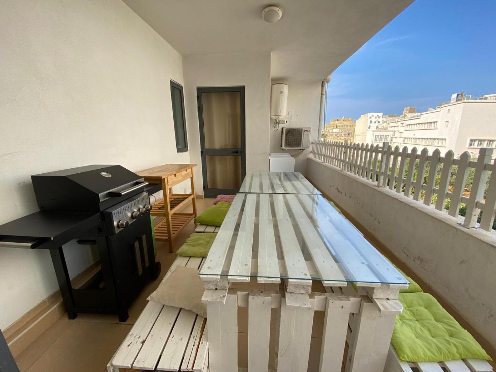Xl Central Home - Sleeps 10 People Pietà Zewnętrze zdjęcie